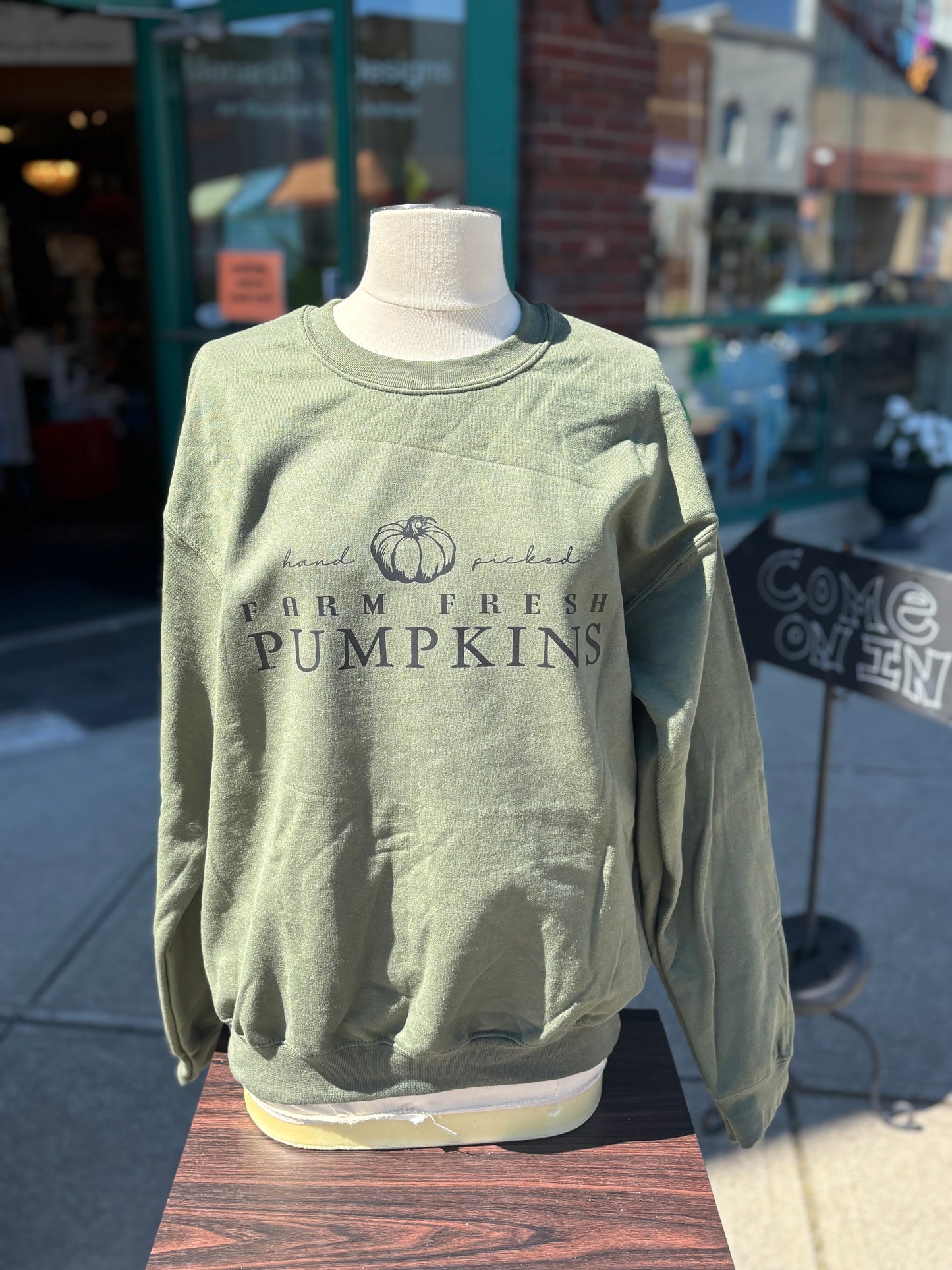 Farm Fresh Pumpkins - Crewneck